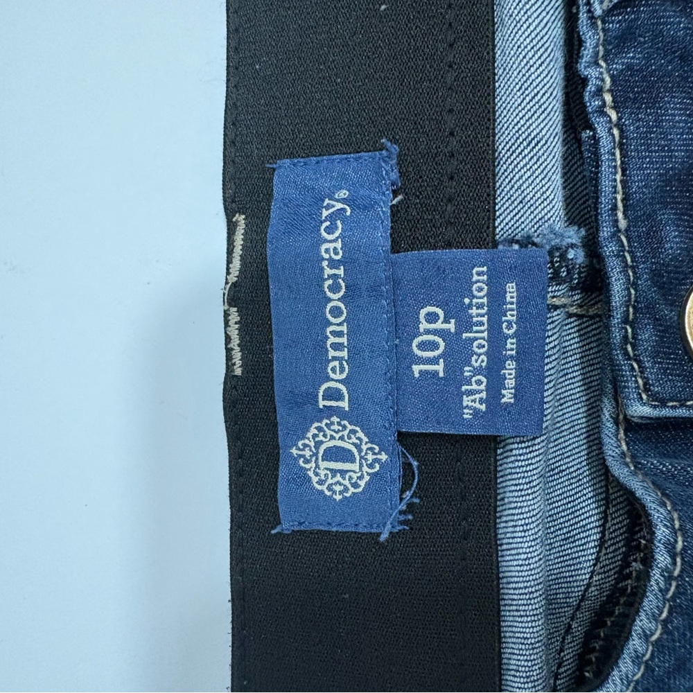 Democracy “Ab”solution stretch capris size 10P, 25” inseam, worn twice - Picture 5 of 5